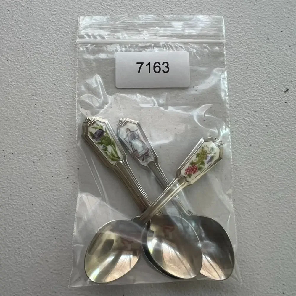 Vintage Set of 4 Avon Hospitality Spoons Collectibles Representing 4 Countries